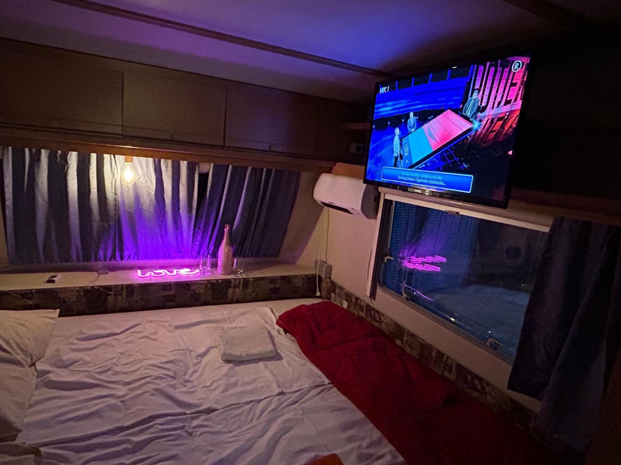 Umna & Room Пула Екстериор снимка